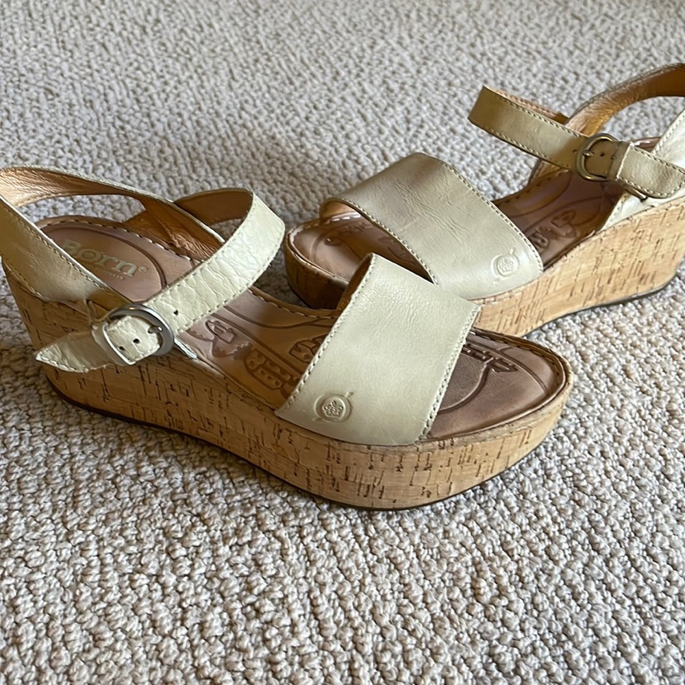 Born Crown Wedge Sandal size 6